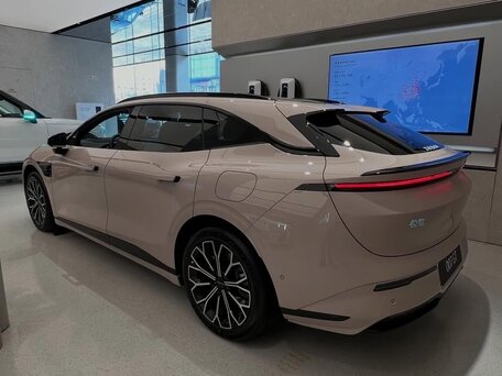 2026 Zeekr 007 GT 103 kWh, розовый, 7750000 рублей, вид 2