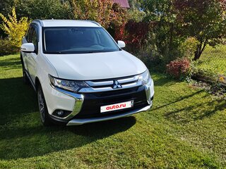 2015 Mitsubishi Outlander III Рестайлинг 2, белый, 1450000 рублей, вид 2