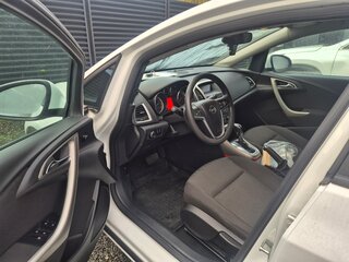 2012 Opel Astra J Рестайлинг, белый, 750000 рублей, вид 3