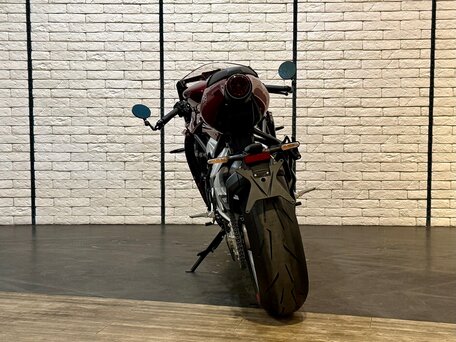 2026 MV Agusta Superveloce 800, пурпурный, 3580000 рублей, вид 5