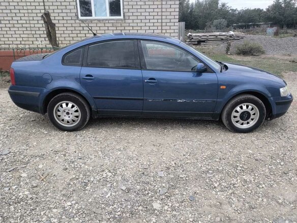 1998 Volkswagen Passat B5, синий, 240000 рублей - вид 3
