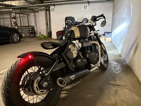 2024 Triumph Bonneville Bobber, чёрный, 3200000 рублей, вид 4
