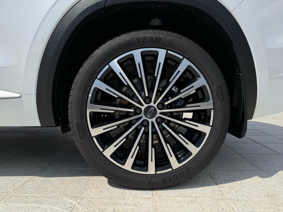 2026 Geely Monjaro I, белый, 4899990 рублей - вид 17