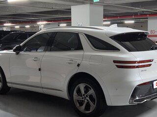 2025 Genesis GV70 I Рестайлинг, белый, 6800000 рублей, вид 4