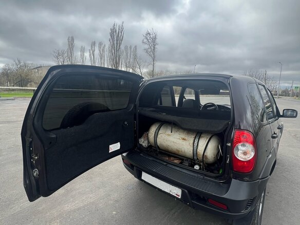 2013 Chevrolet Niva I Рестайлинг, коричневый, 550000 рублей - вид 6