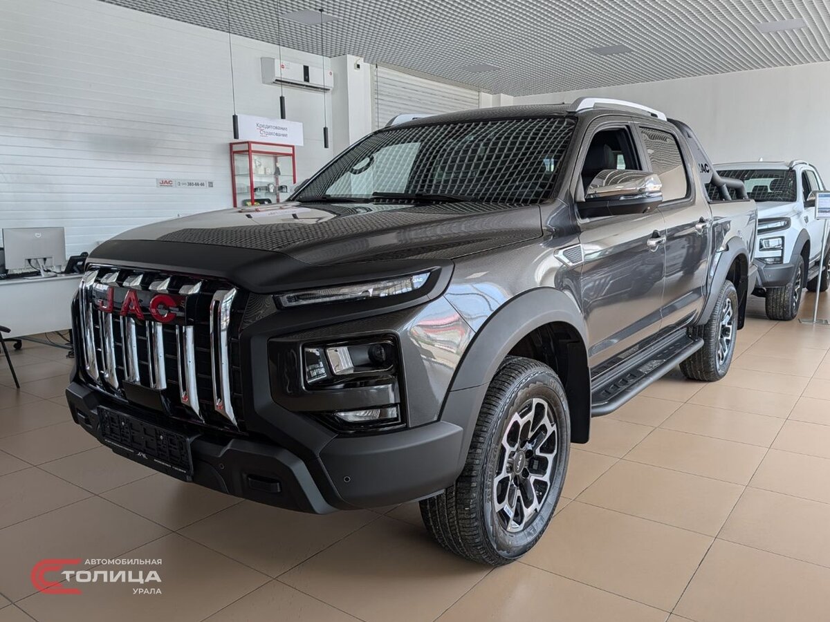 Открыть фотографии: JAC T9