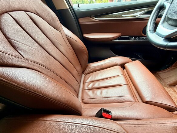 2015 BMW X6 30d II (F16), коричневый, 3850000 рублей - вид 25