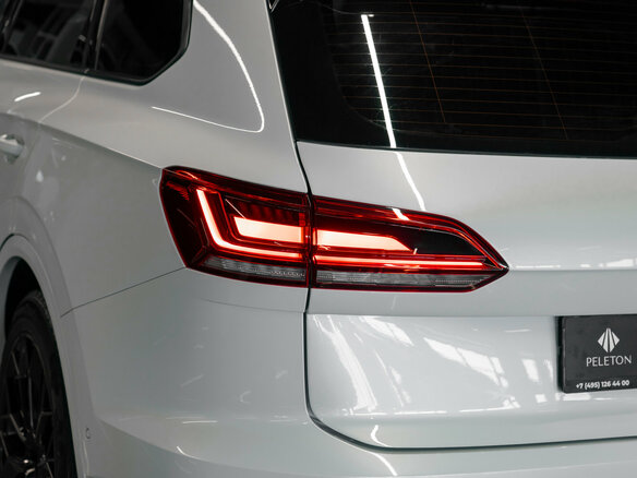 2018 Volkswagen Touareg III, белый - вид 28