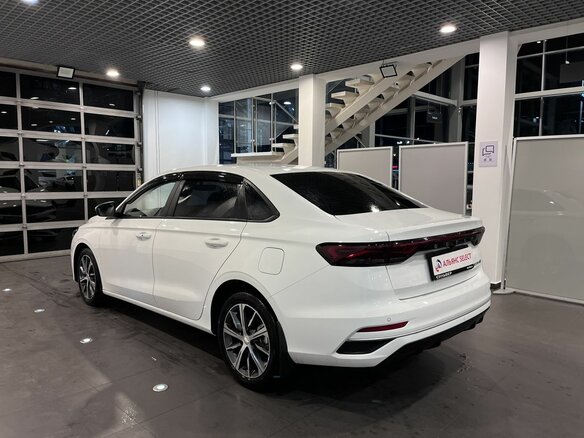 2024 Geely Emgrand II, белый, 1780000 рублей - вид 4