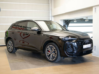 2025 Audi Q5 40 TFSI III (GU), чёрный, 5790000 рублей, вид 3