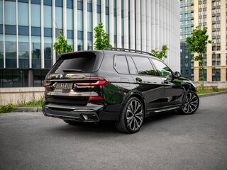 2026 BMW X7 40d I (G07) Рестайлинг, чёрный, 18300000 рублей, вид 4