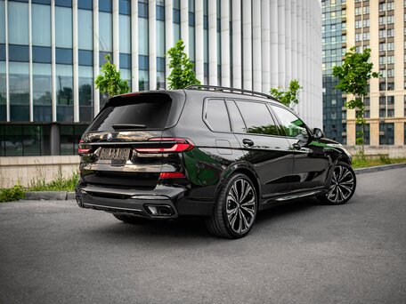 2026 BMW X7 40d I (G07) Рестайлинг, чёрный, 17990000 рублей, вид 4