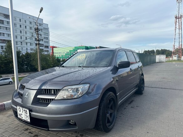 2004 Mitsubishi Outlander I, серый, 950000 рублей