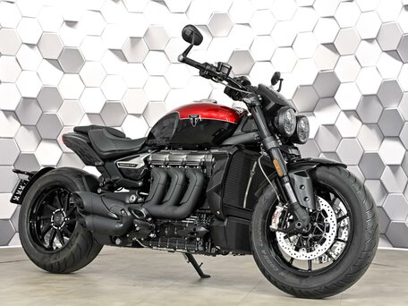 2025 Triumph Rocket 3, красный, 2999000 рублей, вид 1