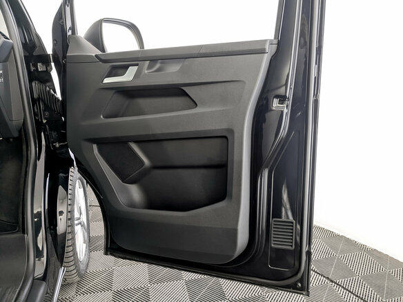 2021 Volkswagen Multivan T6 Рестайлинг, чёрный, 5685000 рублей - вид 24