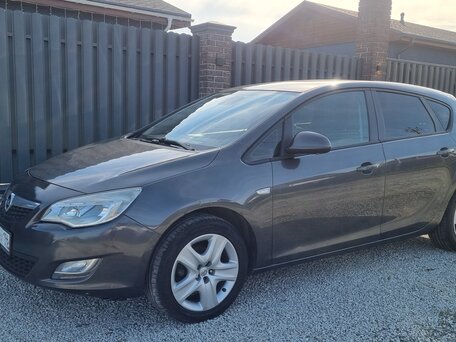 2010 Opel Astra J, серый, 455000 рублей, вид 3