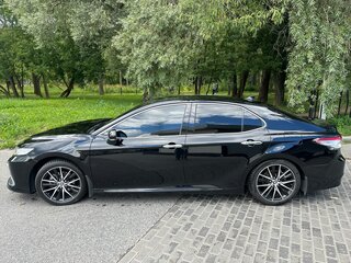 2019 Toyota Camry VIII (XV70), чёрный, 2470000 рублей, вид 4