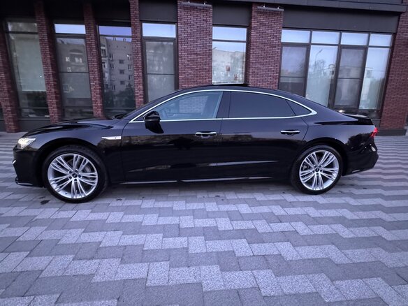 2024 Audi A7 L 45 TFSI II (4K), чёрный, 6200000 рублей - вид 4