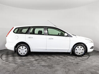 2010 Ford Focus II Рестайлинг, белый, 399000 рублей, вид 4