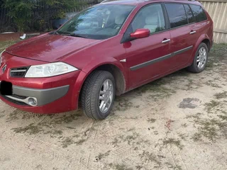 2008 Renault Megane II Рестайлинг, красный, 350000 рублей, вид 2