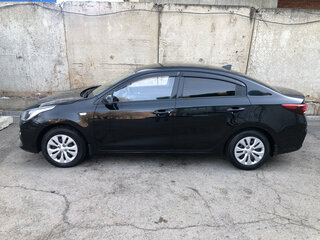 2019 Kia Rio IV, чёрный, 1320000 рублей, вид 4