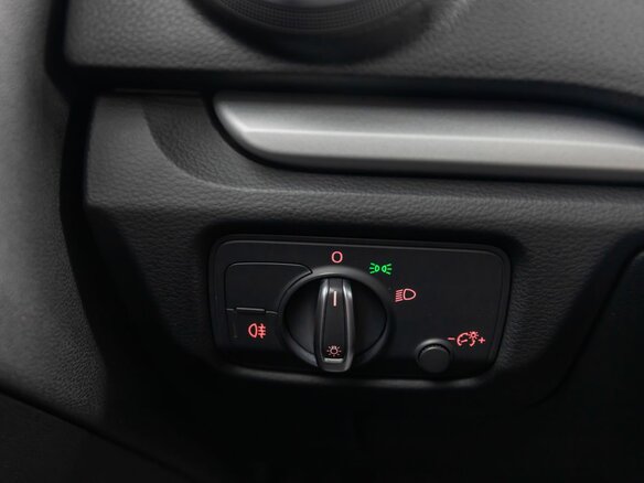 2013 Audi A3 III (8V), красный - вид 15