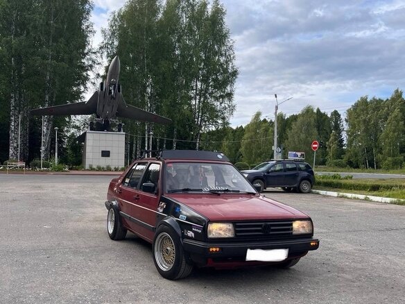 1989 Volkswagen Jetta II, красный, 195000 рублей - вид 12