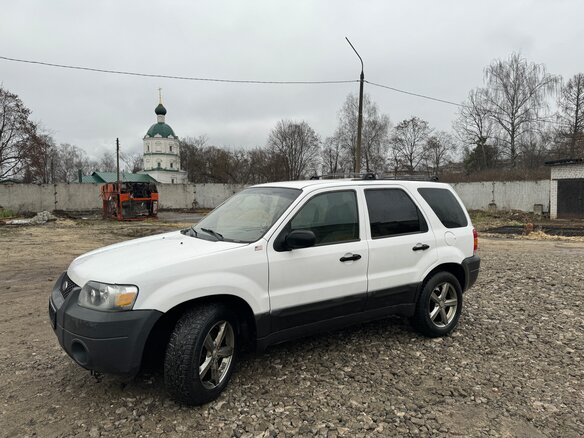 2004 Ford Escape I Рестайлинг, белый, 500000 рублей - вид 2