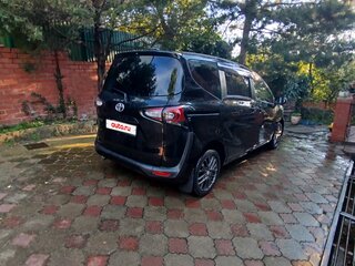 2019 Toyota Sienta II Рестайлинг, чёрный, 1600000 рублей, вид 5