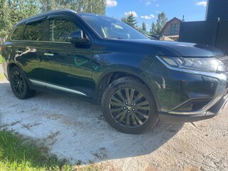 2020 Mitsubishi Outlander III Рестайлинг 3, синий, 3250000 рублей, вид 2