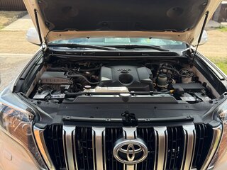 2016 Toyota Land Cruiser Prado 150 Series Рестайлинг 1, белый, 3700000 рублей, вид 1