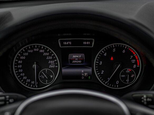 2014 Mercedes-Benz B-Класс 200 II (W246), белый - вид 4