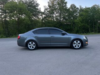2018 Skoda Octavia III (A7) Рестайлинг, серый, 1650000 рублей, вид 3