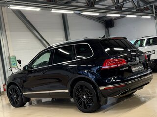 2016 Volkswagen Touareg II Рестайлинг, чёрный, 2999000 рублей, вид 3