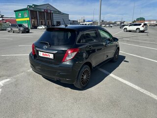 2011 Toyota Vitz III (XP130), чёрный, 739999 рублей, вид 4