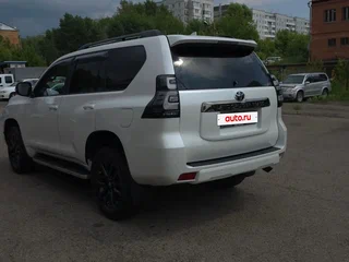 2021 Toyota Land Cruiser Prado 150 Series Рестайлинг 3, белый, 6500000 рублей, вид 4