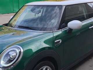 2020 Mini Hatch Cooper III (F55/F56) Рестайлинг, зелёный, 2400000 рублей, вид 4