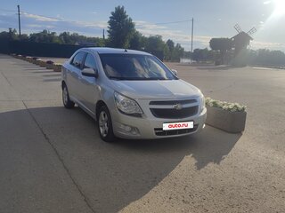 2013 Chevrolet Cobalt II, серебристый, 720000 рублей, вид 2