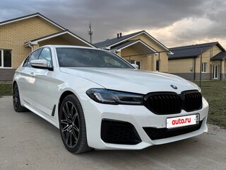 2019 BMW 5 серии 530i xDrive VII (G30/G31/G38), белый, 4200000 рублей, вид 3