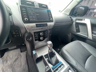2022 Toyota Land Cruiser Prado 150 Series Рестайлинг 3, белый, 7970000 рублей, вид 5
