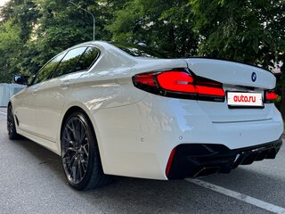 2021 BMW 5 серии 530i xDrive VII (G30/G31/G38) Рестайлинг, белый, 4749000 рублей, вид 5