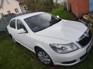 2011 Skoda Octavia II (A5) Рестайлинг, белый, 500000 рублей, вид 3