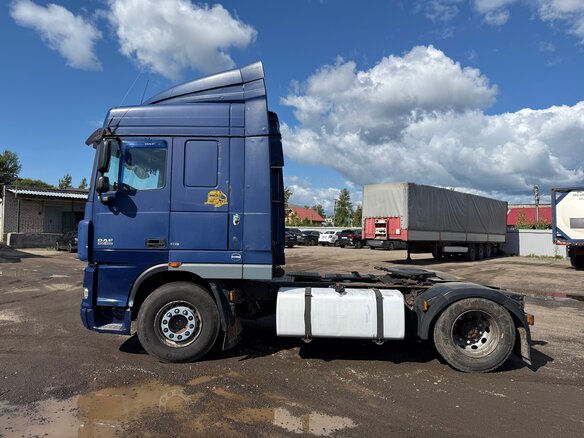 2009 DAF XF 105, синий - вид 6