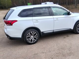 2016 Mitsubishi Outlander III Рестайлинг 2, белый, 1950000 рублей, вид 2