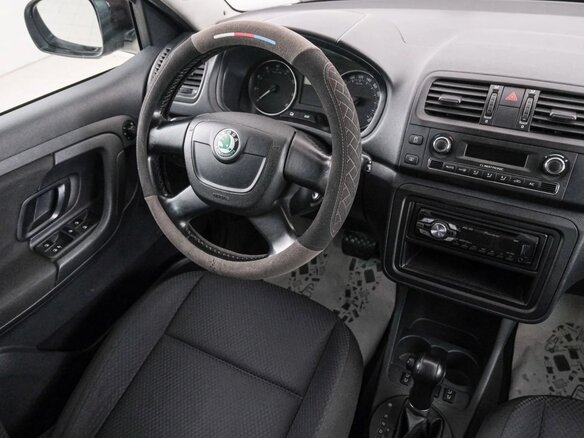 2012 Skoda Fabia II Рестайлинг, красный, 729000 рублей - вид 8