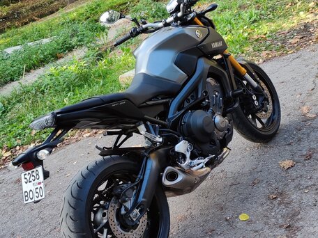 2016 Yamaha MT-09 (FZ-09), серый, 630000 рублей, вид 3