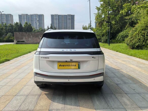 2023 Aion Y Plus 51.9 kWh, белый, 1535005 рублей - вид 5