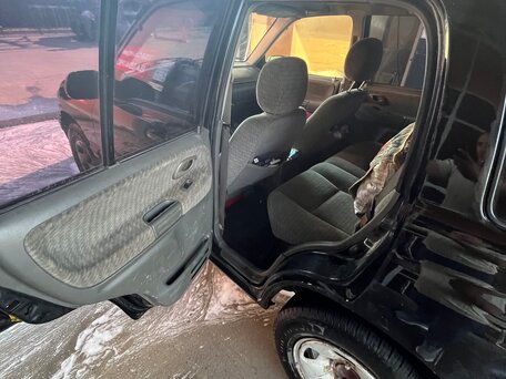 2001 Suzuki Vitara I, чёрный, 220000 рублей, вид 4