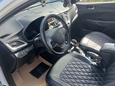 2019 Hyundai Solaris II, белый, 1400000 рублей, вид 5