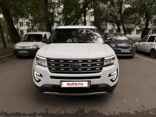 2017 Ford Explorer V Рестайлинг, белый, 3000000 рублей, вид 1